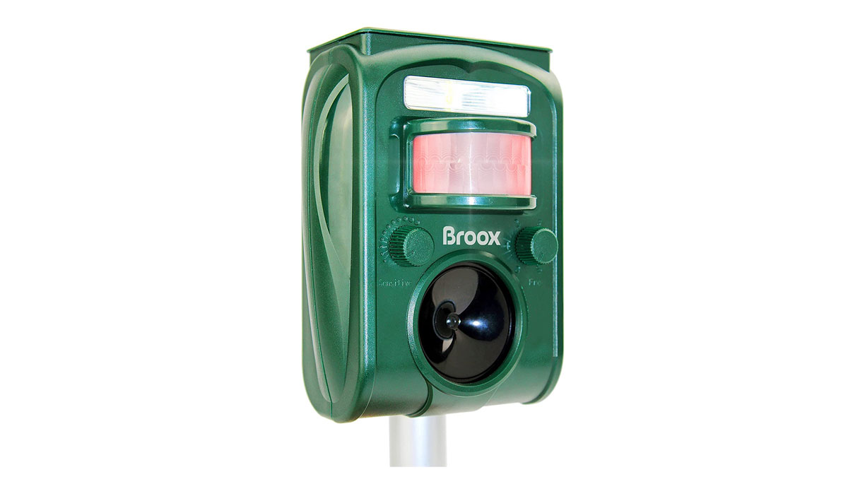 The Broox Ultrasonic Animal deterrent with flashing light