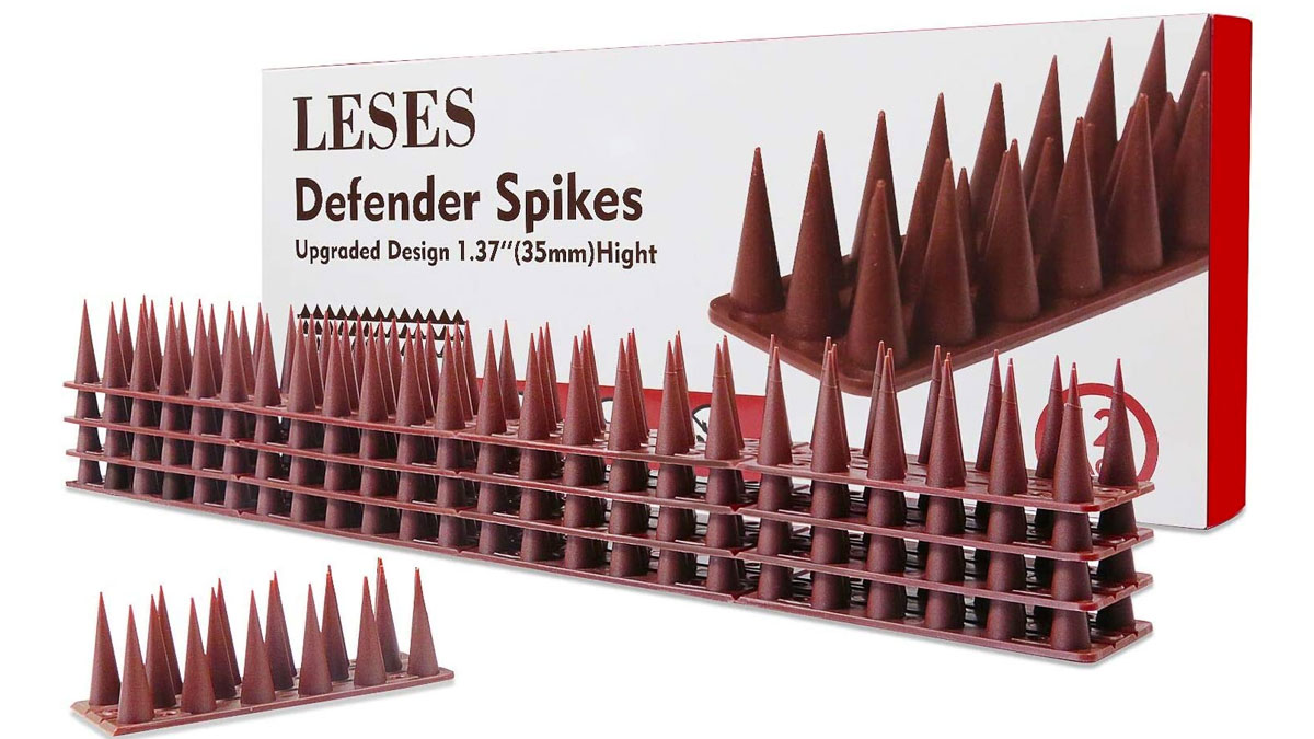 Leses plastic defender spikes