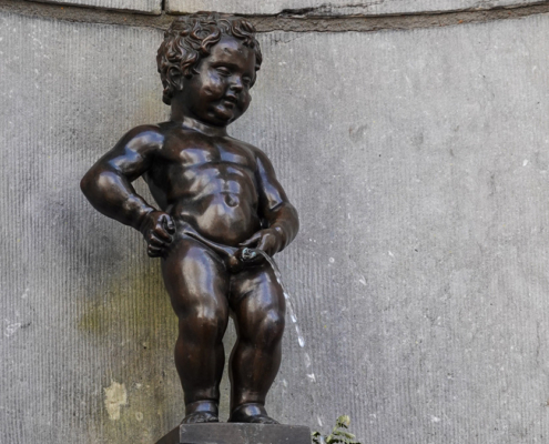 The Manneken Pis peeing statue in Brussels